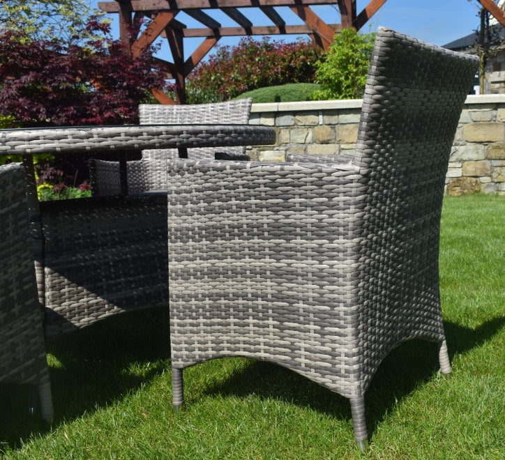 GIE Round Rattan Table and 4 Chairs