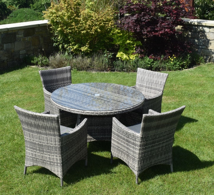 GIE Round Rattan Table and 4 Chairs