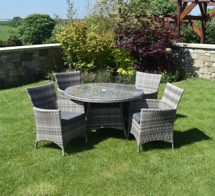 GIE Round Rattan Table and 4 Chairs