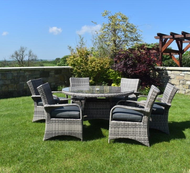 GIE Round Rattan Table and 6 Chairs