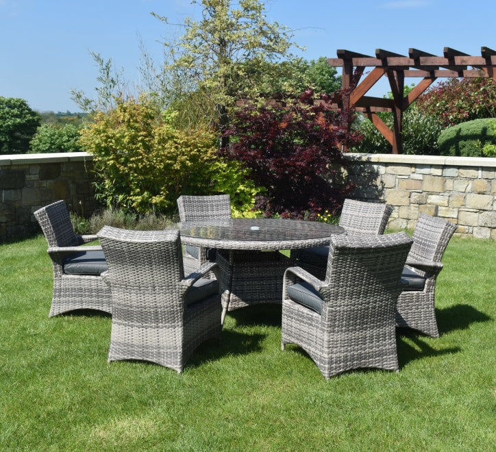 GIE Round Rattan Table and 6 Chairs