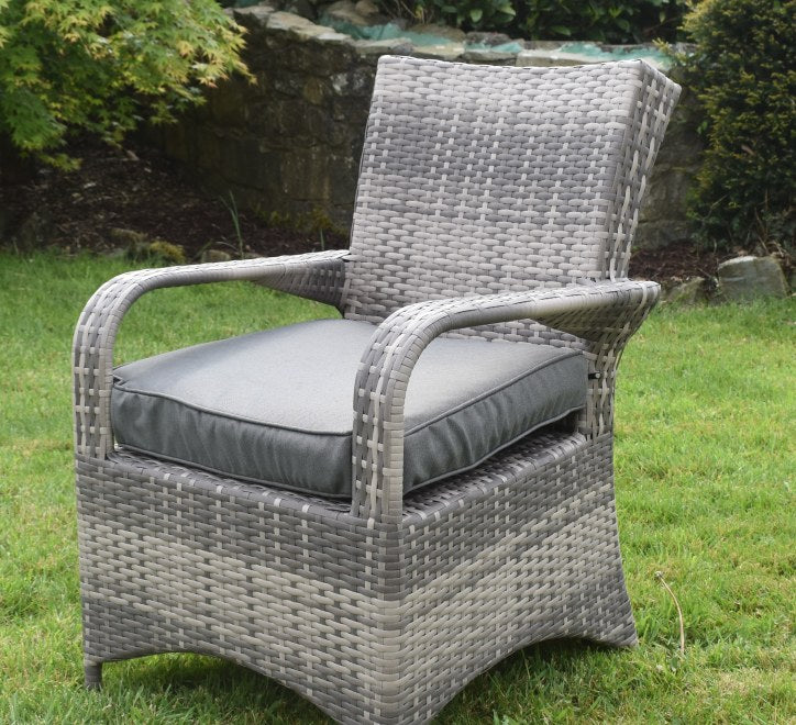 GIE Round Rattan Table and 6 Chairs
