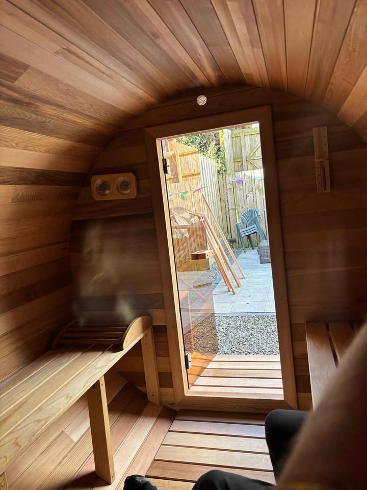 Canadian Cedar Wood-Fired Sauna 4-6 People