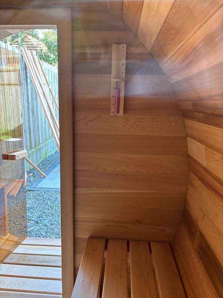 Canadian Cedar Wood-Fired Sauna 4-6 People