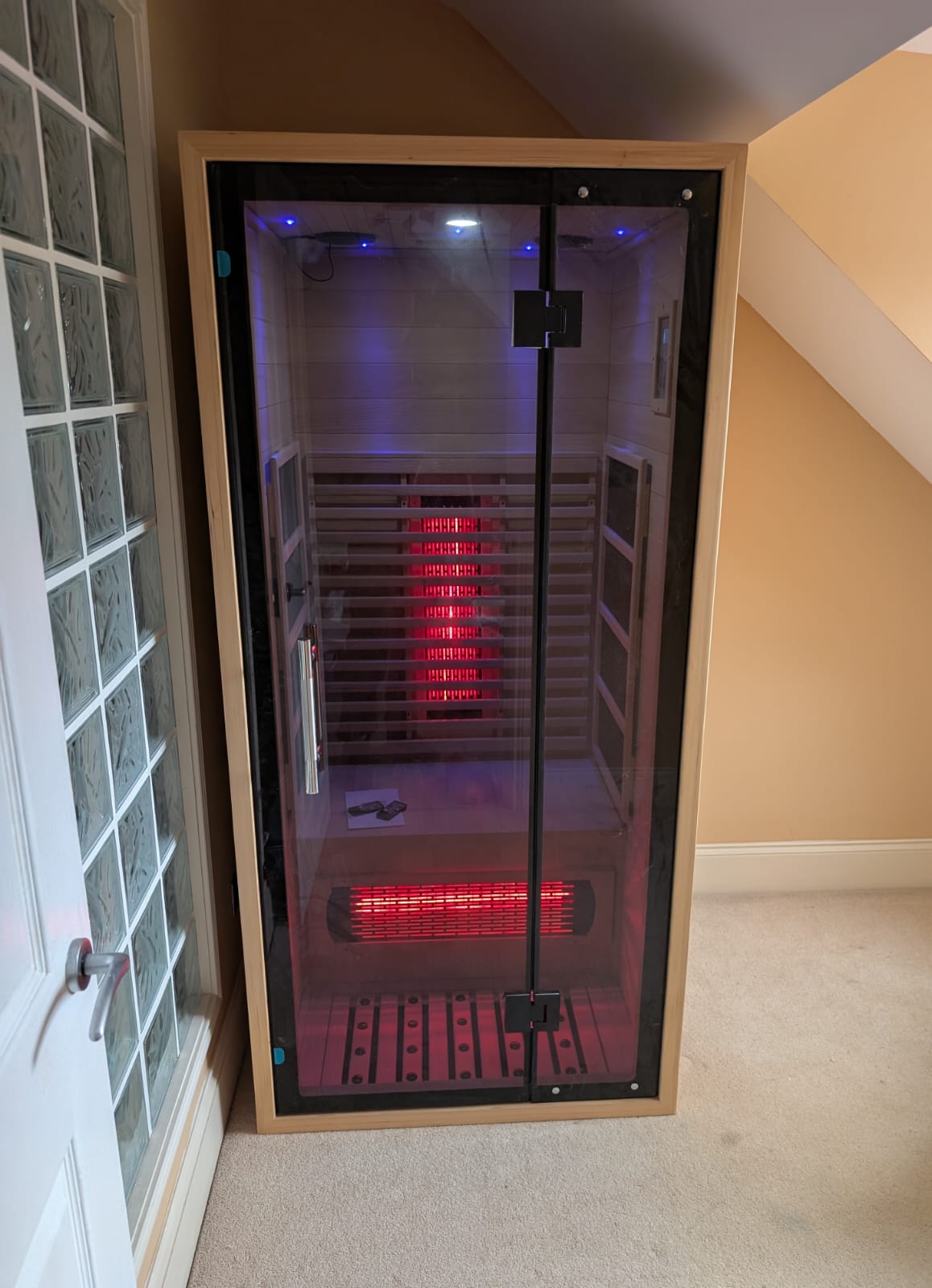 Infrared One Person Sauna - Hemlock wood