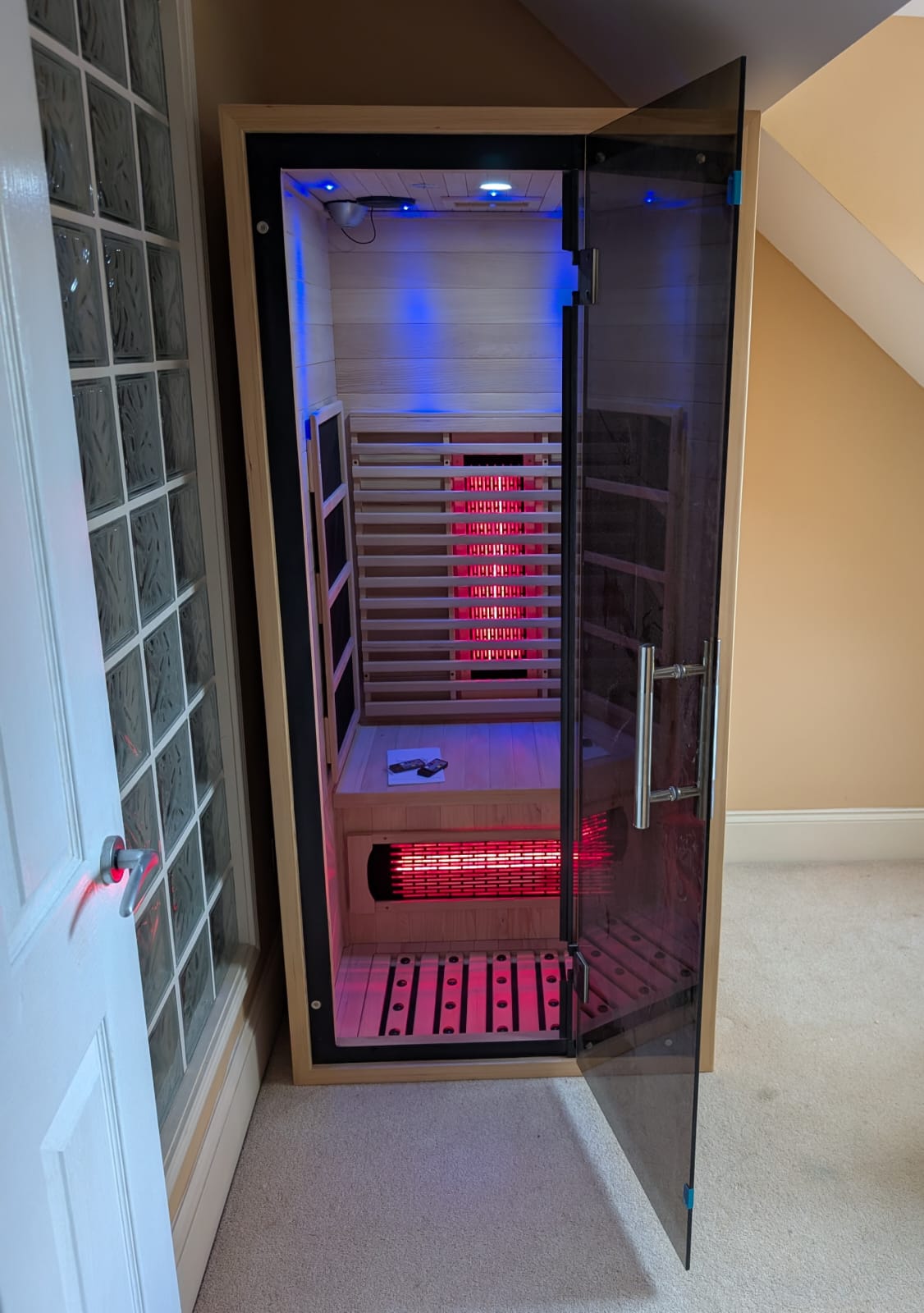 Infrared One Person Sauna - Hemlock wood
