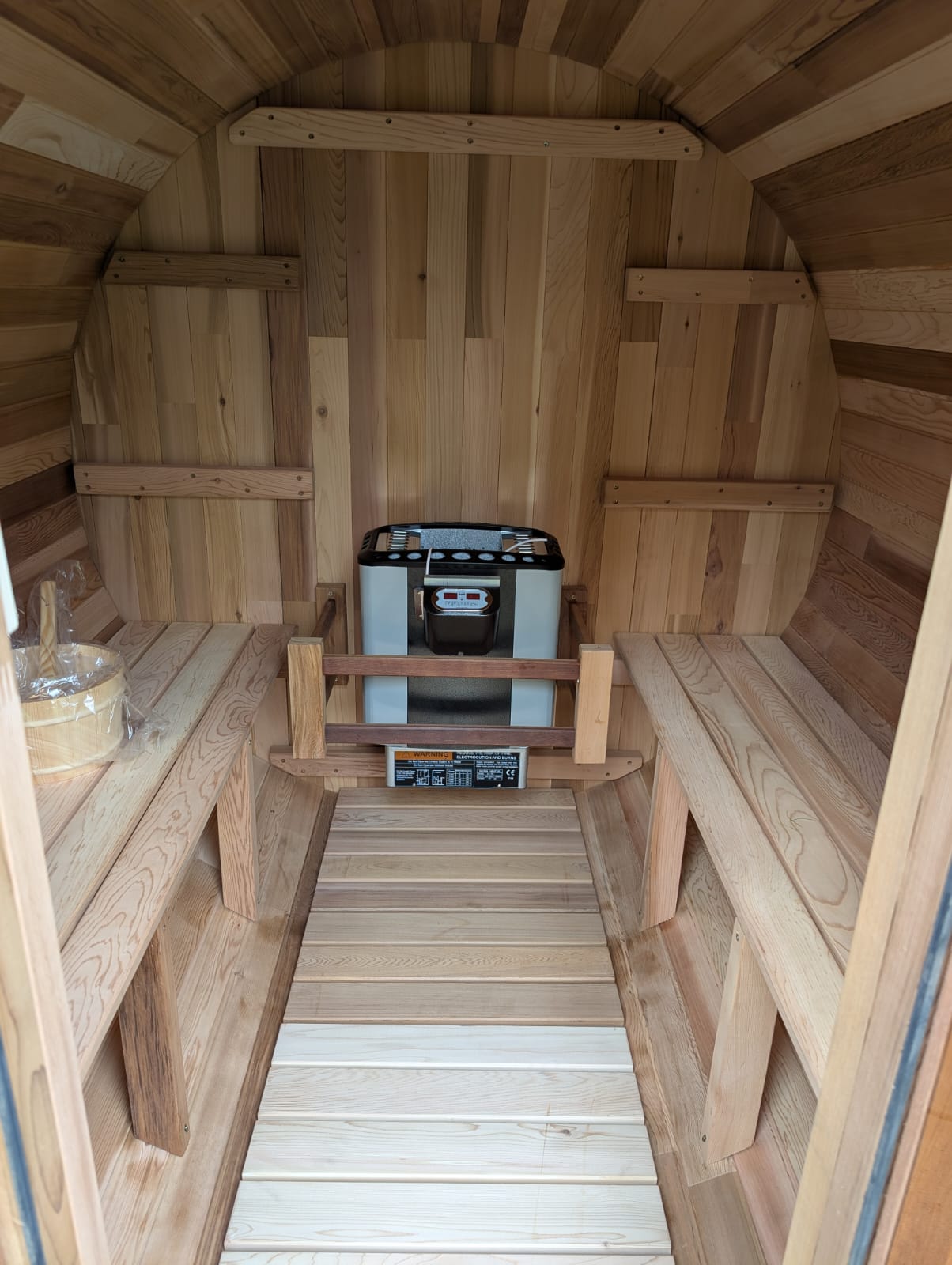Canadian Red Cedar Wood 4 Person Sauna 1.8m Long by 1.8 Diameter Woodburn/electric