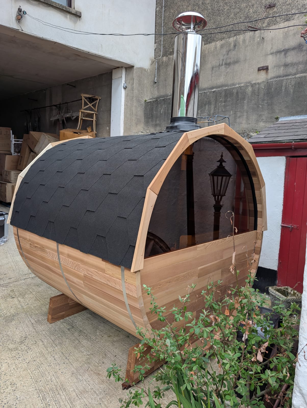 Canadian Red Cedar Wood 4 Person Sauna 1.8m Long by 1.8 Diameter Woodburn/electric