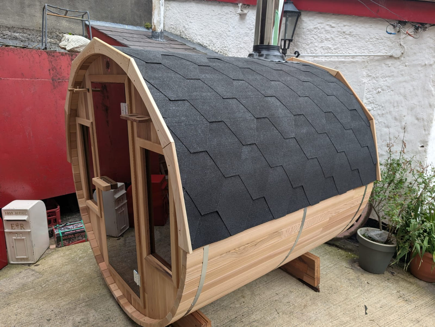 Canadian Red Cedar Wood 4 Person Sauna 1.8m Long by 1.8 Diameter Woodburn/electric