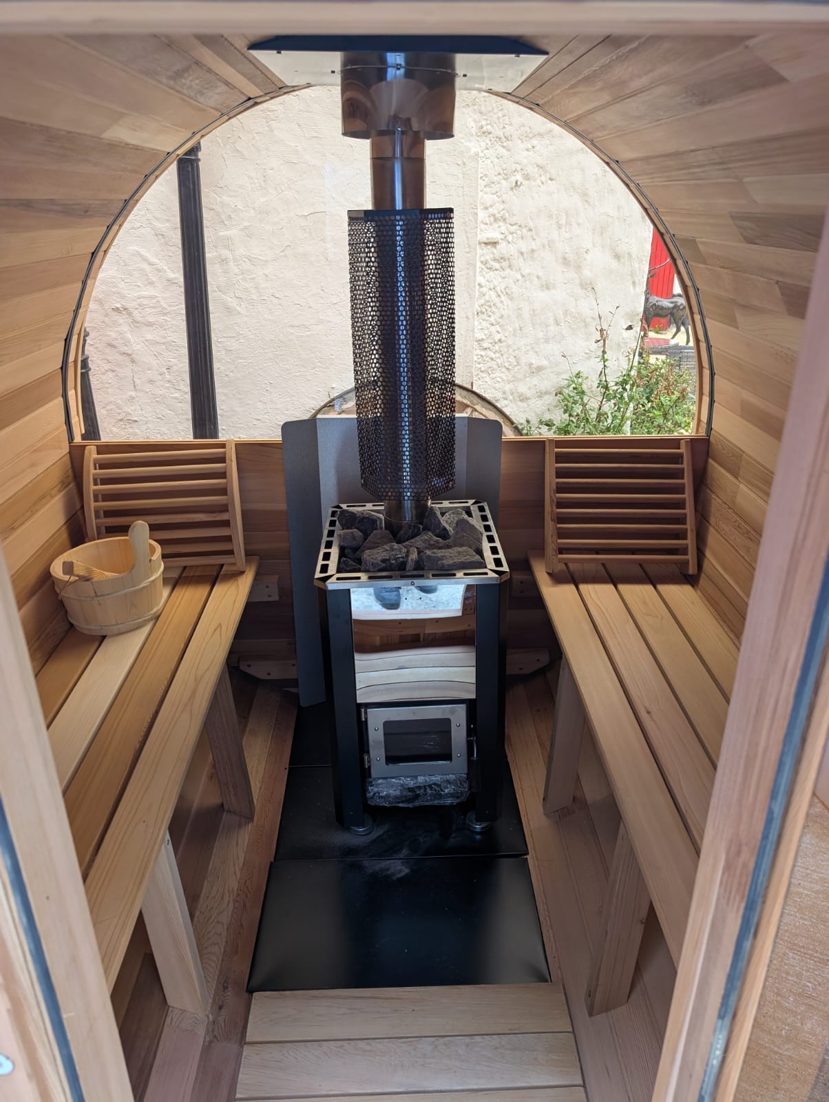 Canadian Red Cedar Wood 4 Person Sauna 1.8m Long by 1.8 Diameter Woodburn/electric