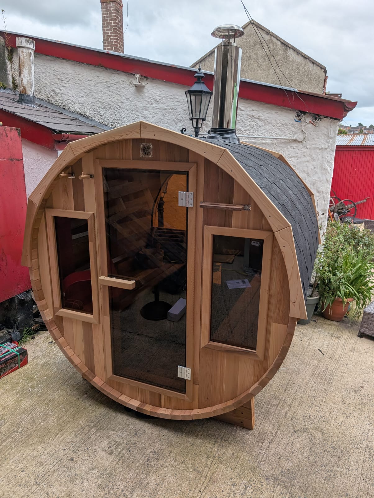 Canadian Red Cedar Wood 4 Person Sauna 1.8m Long by 1.8 Diameter Woodburn/electric